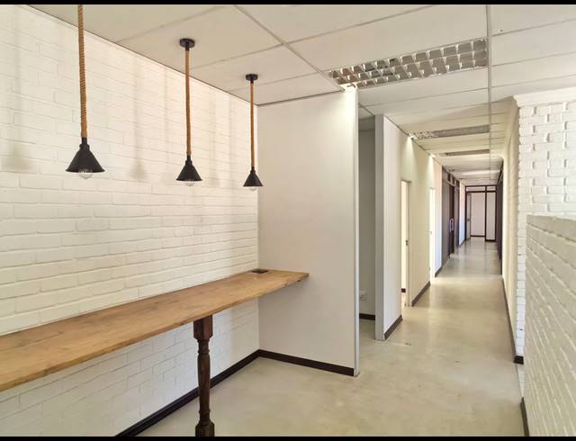 252M² OFFICE TO LET IN WILLOWBROOK